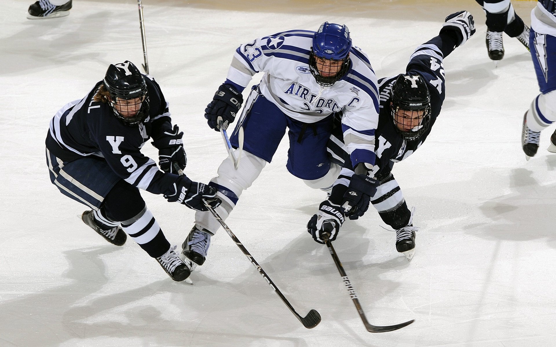 女子足球培训课程加入防伤内容加强保护意识,女子足球训练中的注意事项