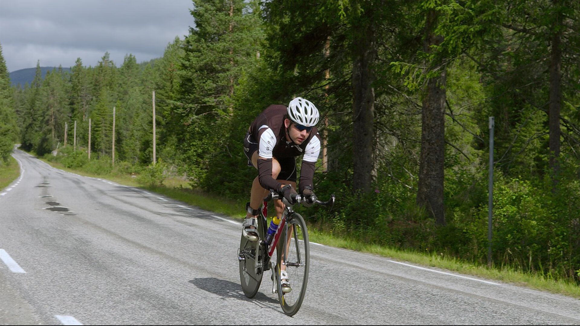 青少年篮球训练营引进智能监控设备提升训练数据精准度，青少年篮球训练器材有哪些
